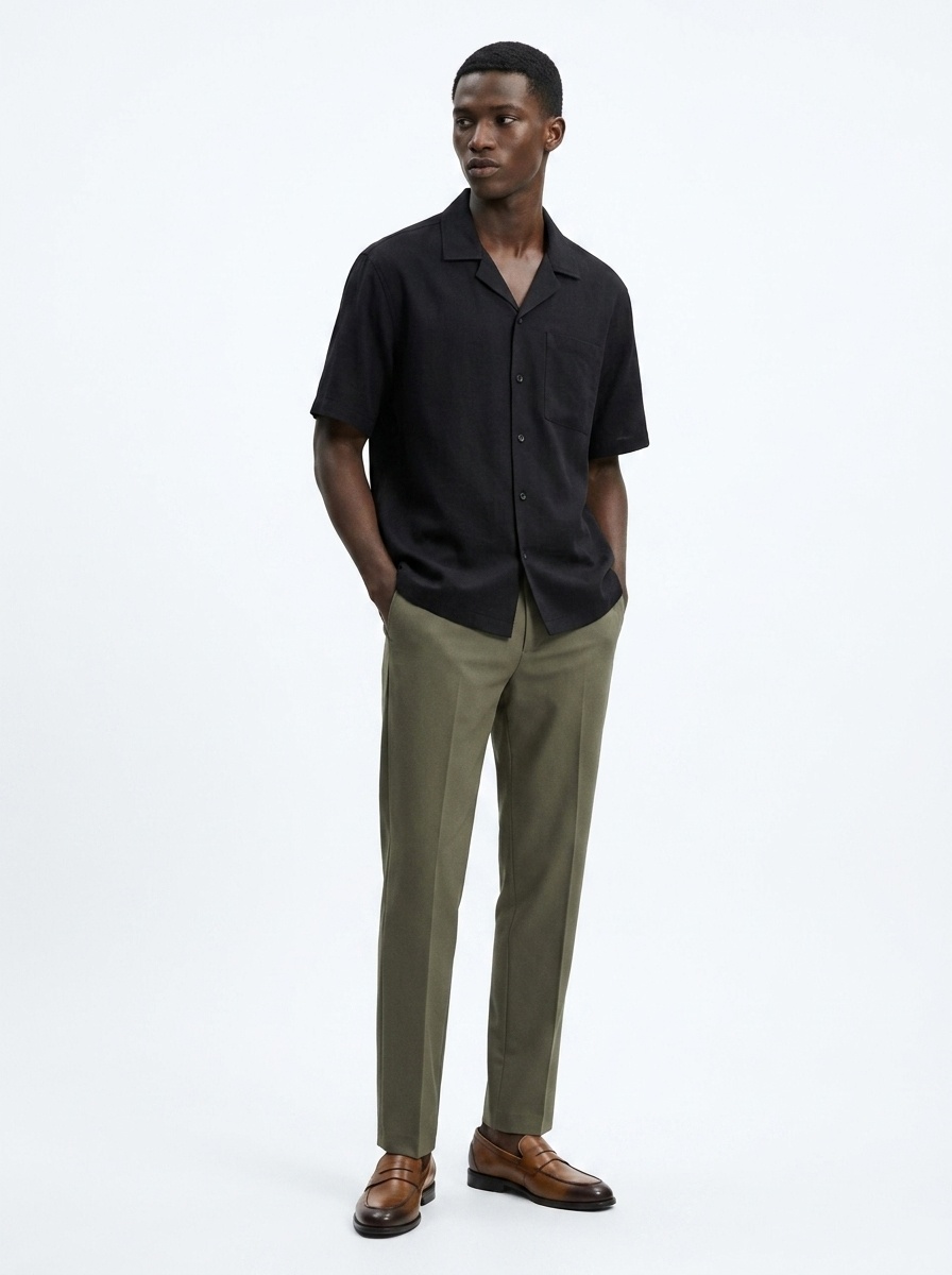 Camicia da uomo a maniche corte con colletto a campana testurizzato in misto rayon/lino
