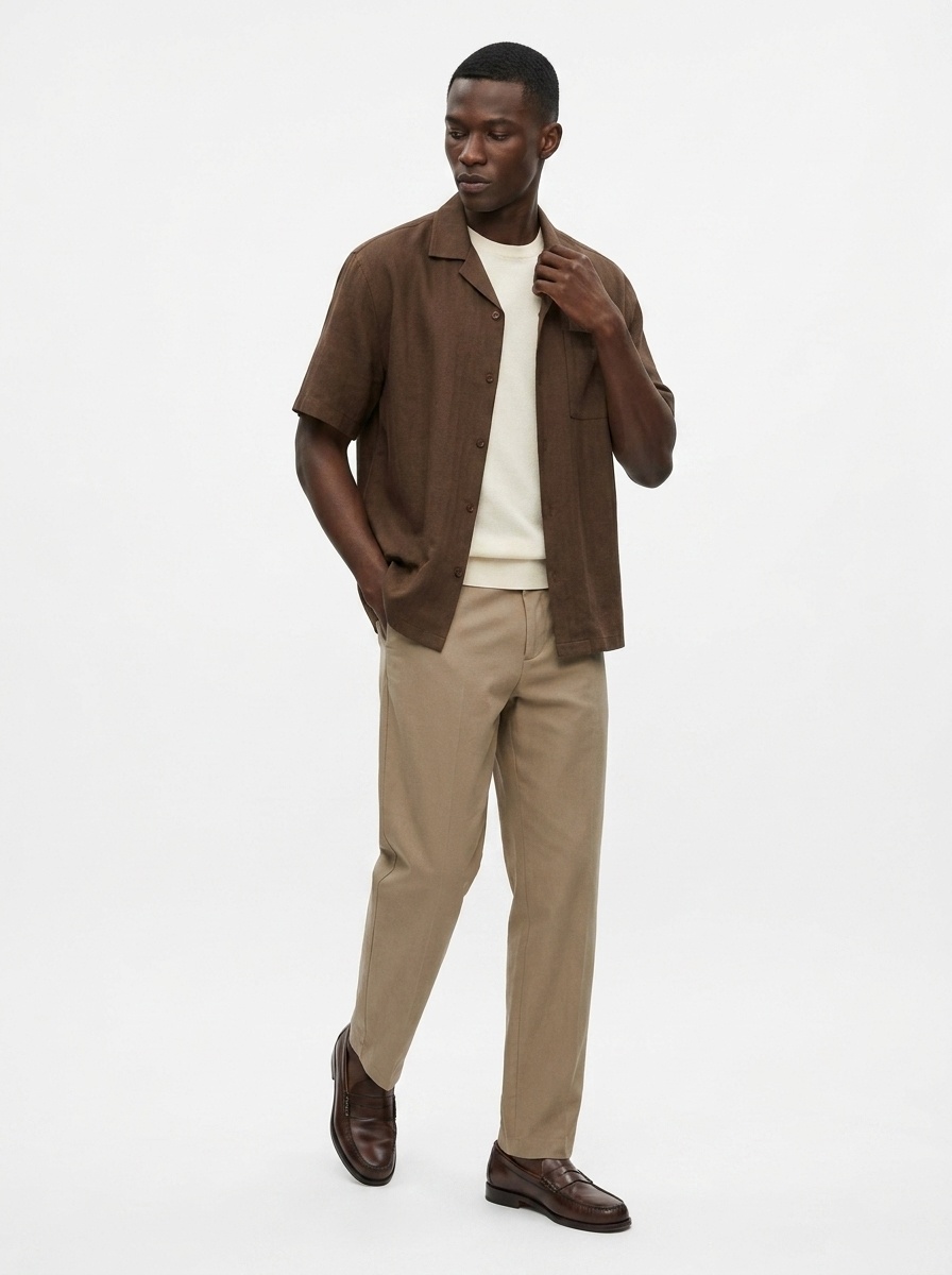 Camicia da uomo a maniche corte con colletto a campana testurizzato in misto rayon/lino