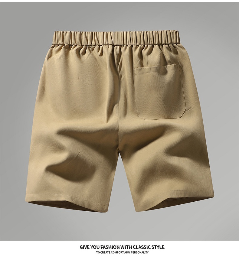 Pantalones cortos cargo informales para hombre con cordón ajustable y bolsillos.