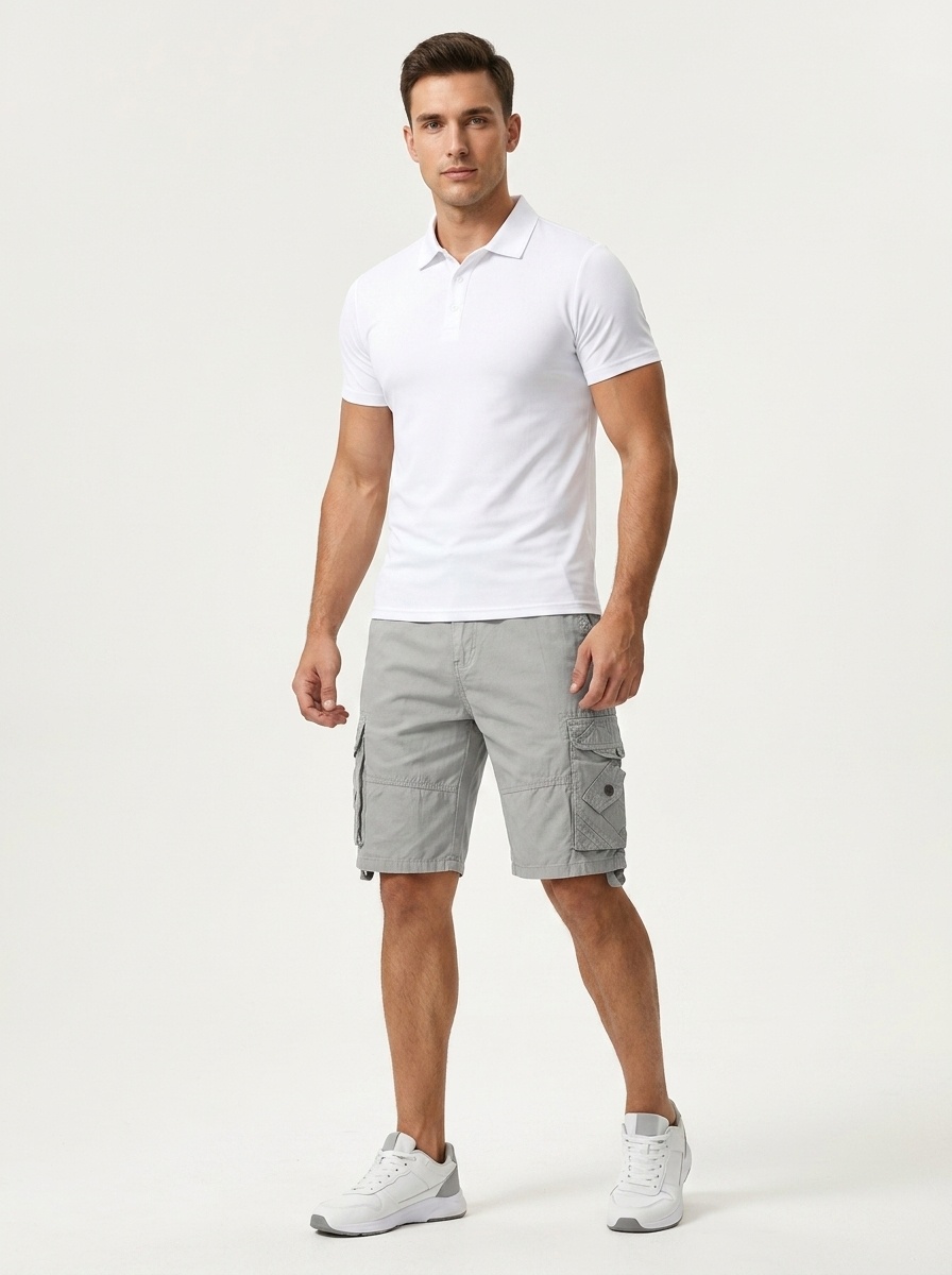 Pantalones cortos cargo casuales para hombre con múltiples bolsillos, ideales para actividades al aire libre.