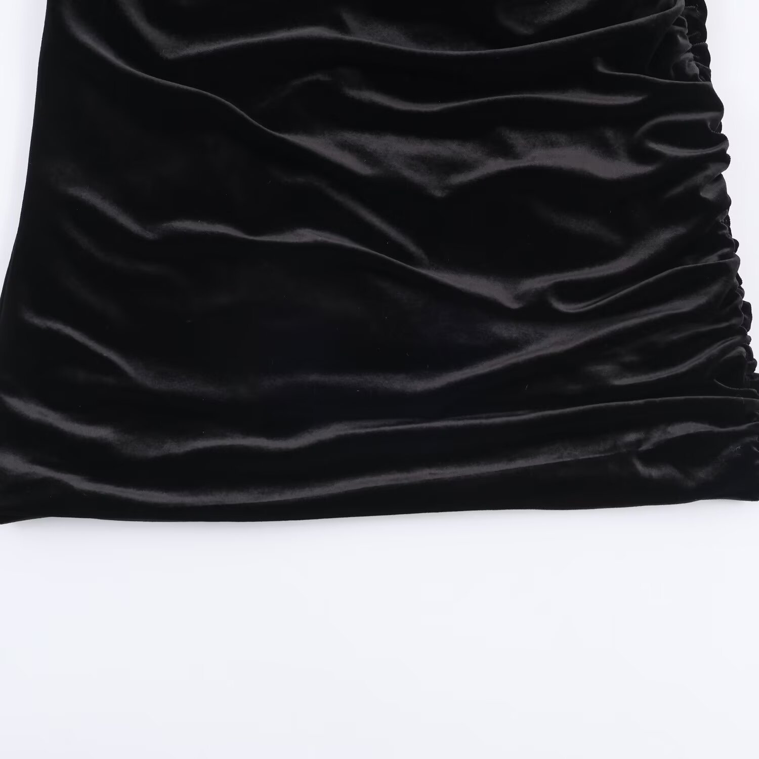 Minivestido de terciopelo con hombros acolchados KUN-00044