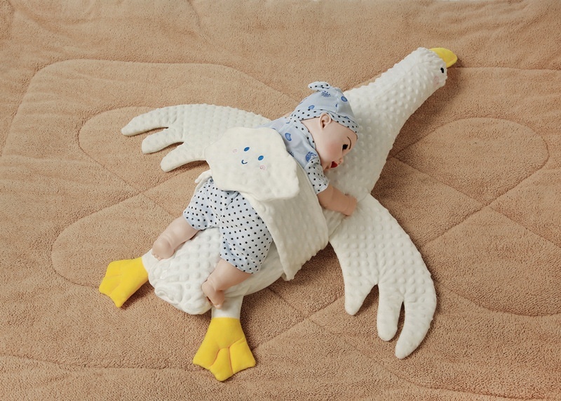 Almohada relajante para bebés con forma de ganso, cojín antiflatulencia para bebés durante el tiempo boca abajo con correa de sujeción, funda extraíble y lavable.