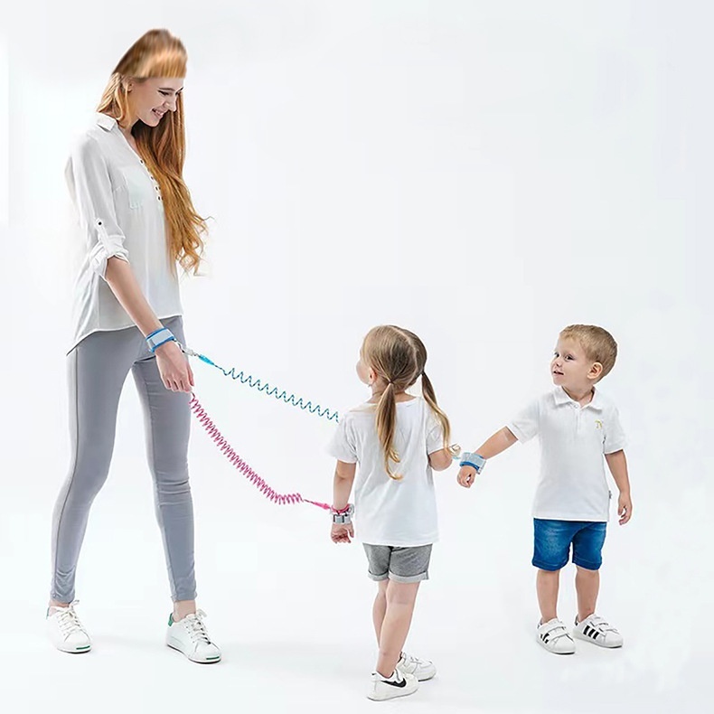Guinzaglio da polso anti-smarrimento per bambini, cintura di sicurezza per passeggiate con chiusura a chiave e snodo girevole a 360° per neonati e bambini.