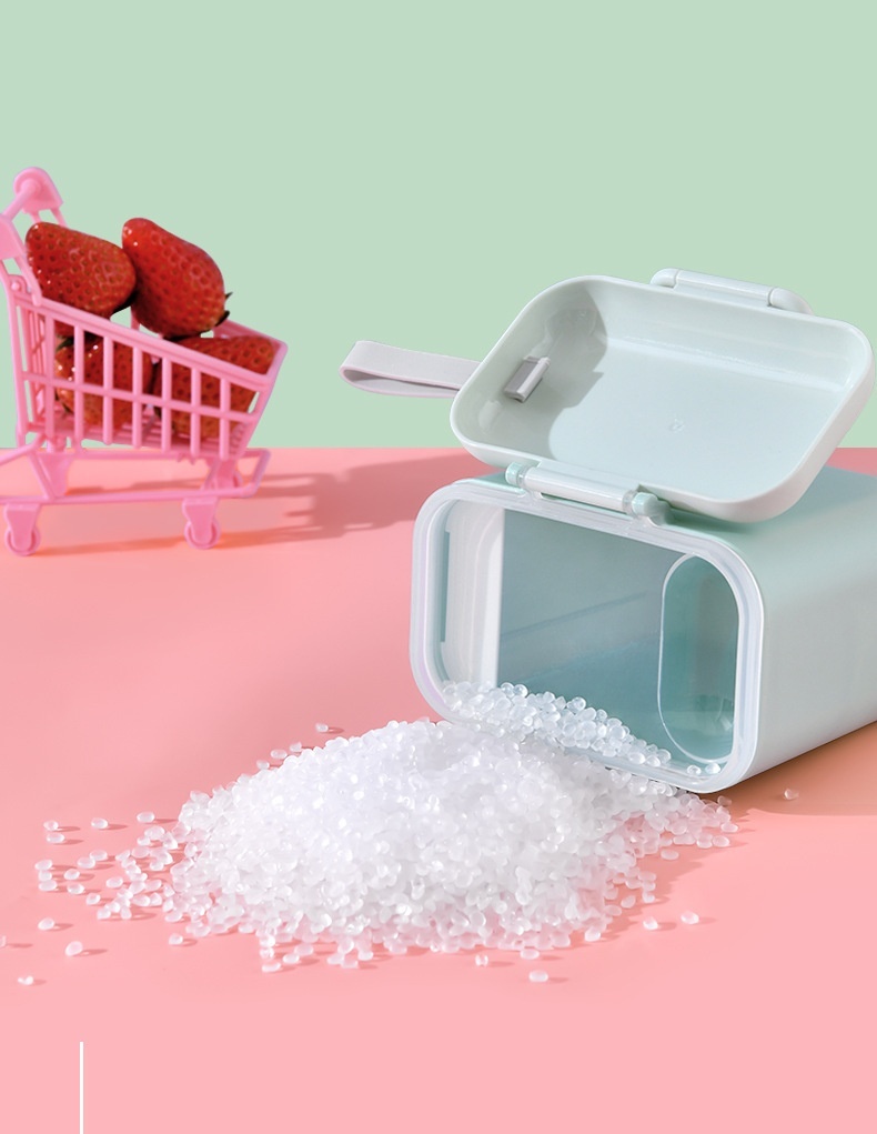 Dispenser portatile di latte in polvere per neonati, contenitore ermetico per snack con misurino e livellatore, ideale per viaggi e gite.