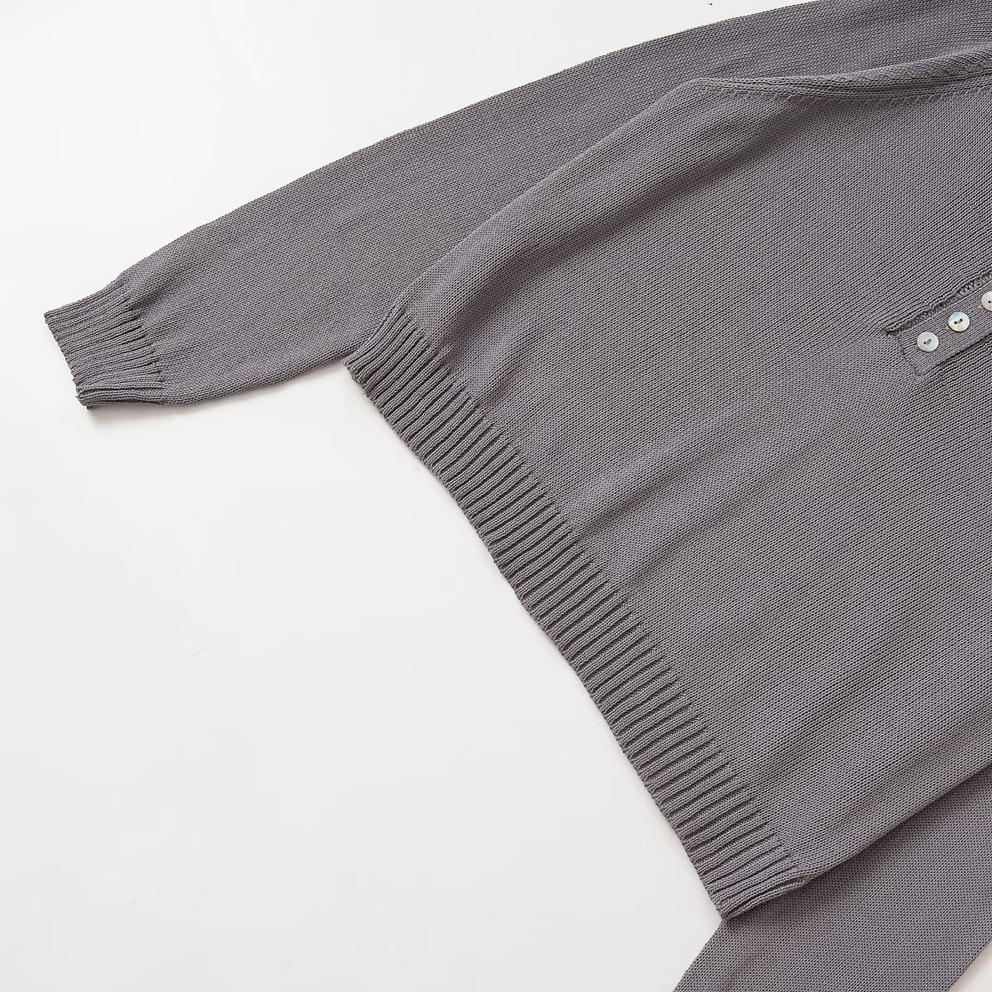 Top de punto con hombros descubiertos y manga larga para mujer KUN-00058