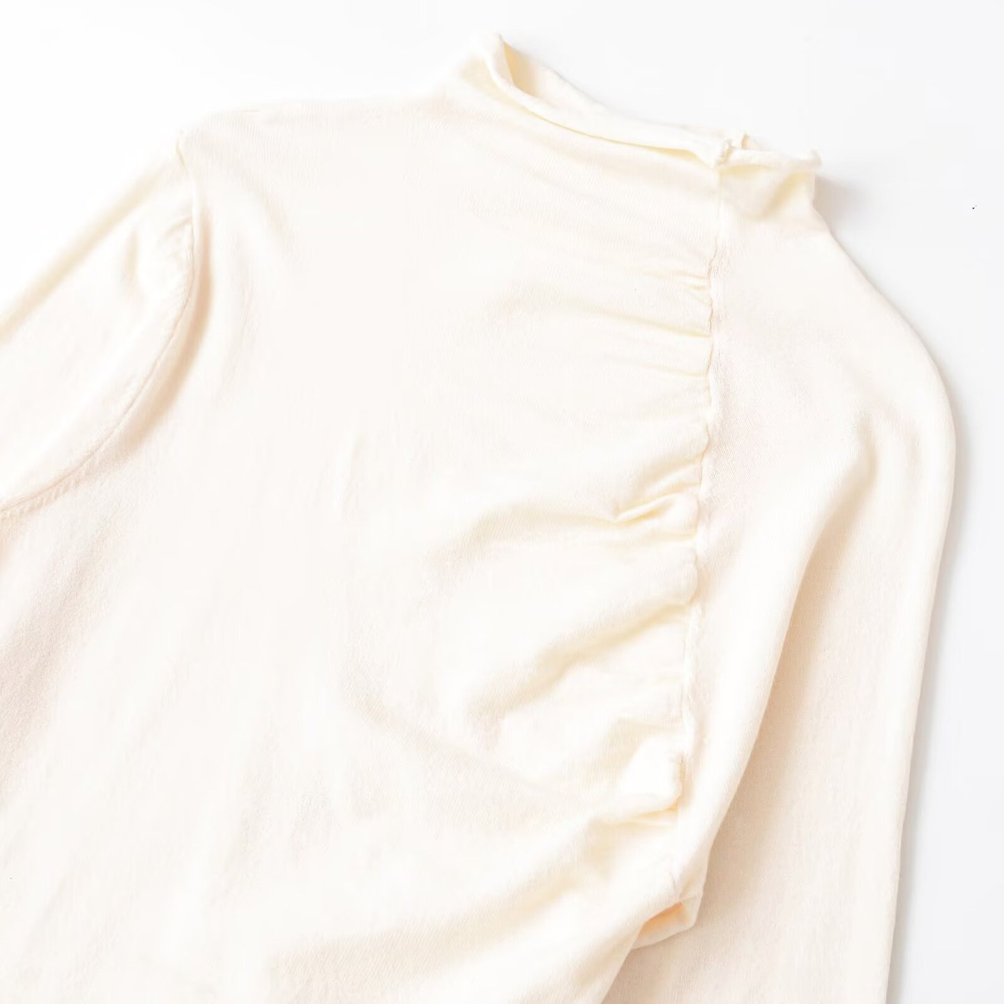 Blusa plisada de lana estilo europeo elegante KUN-00036