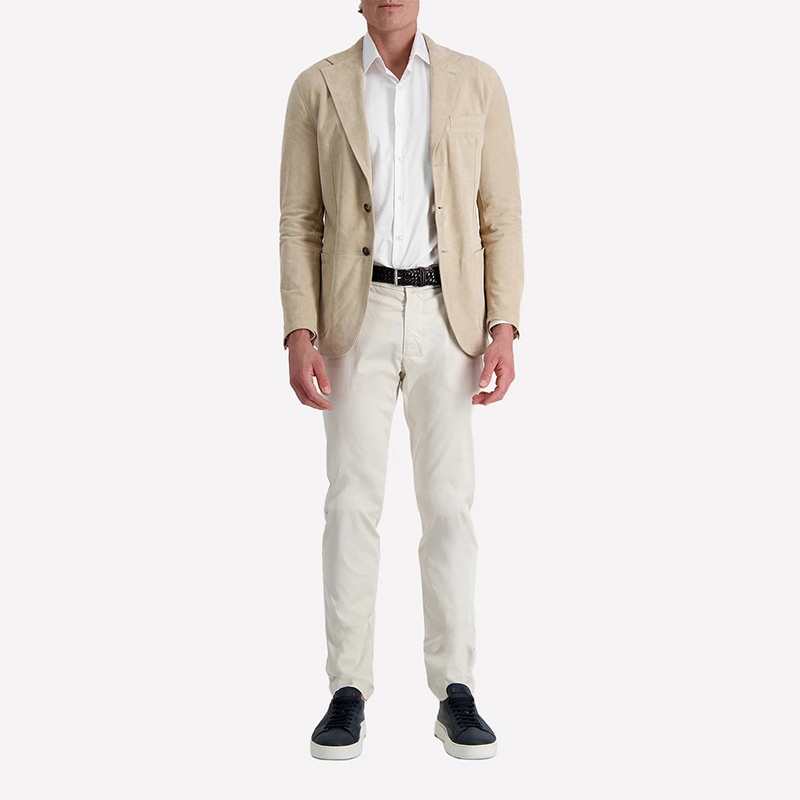 Katoenmix losvallend jasje met revers, geschikt voor casual zakelijke gelegenheden in de winter.