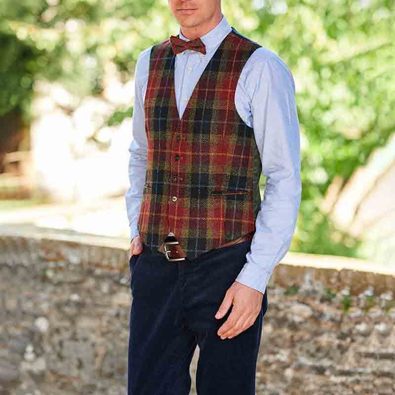 Nauwsluitend, enkelvoudig geruit pakvest voor de herfst en winter, geschikt voor zakelijke casual kleding.