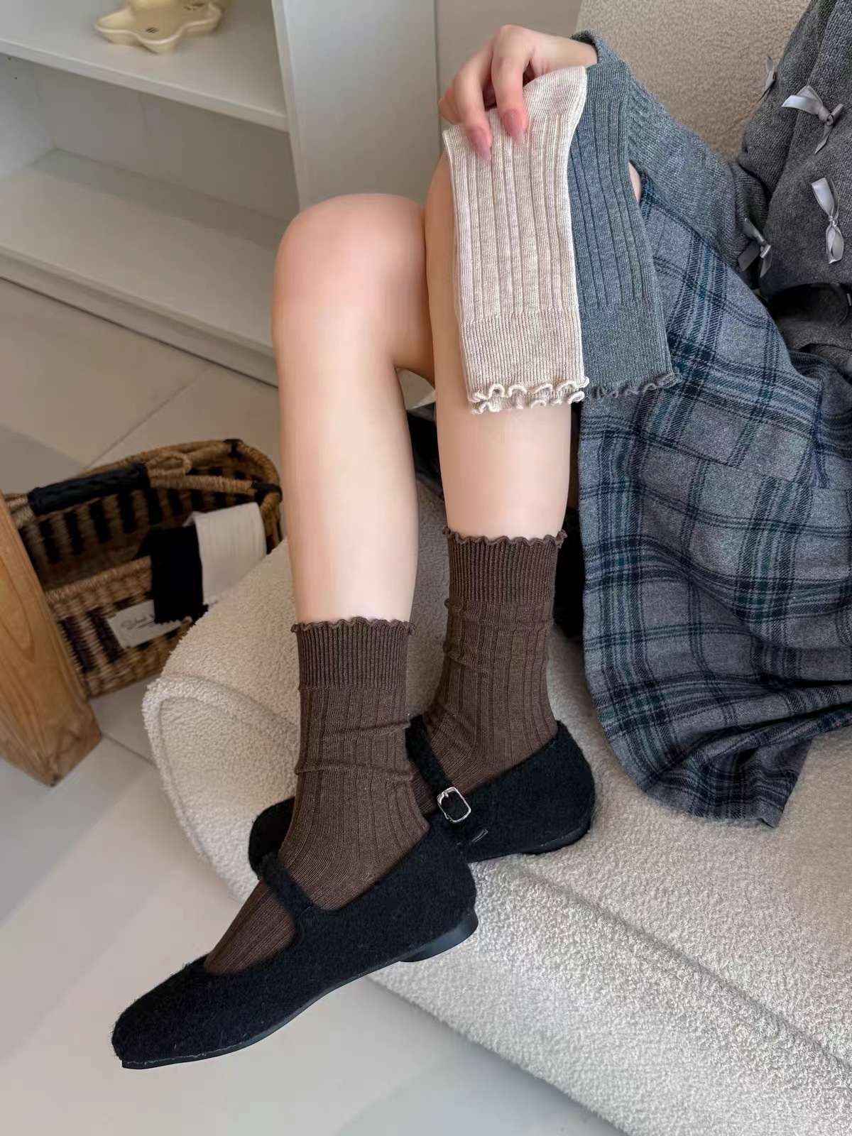 Women's Ruffle Lettuce Edge Ribbed Crew Socks