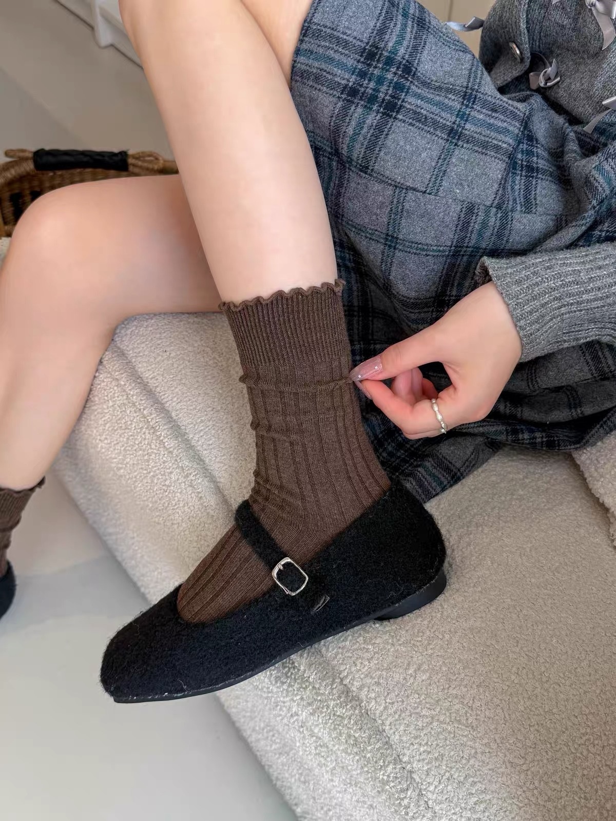 Women's Ruffle Lettuce Edge Ribbed Crew Socks