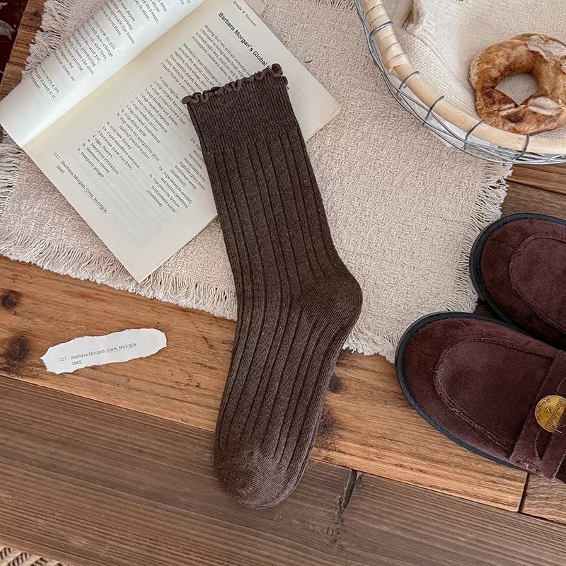 Women's Ruffle Lettuce Edge Ribbed Crew Socks