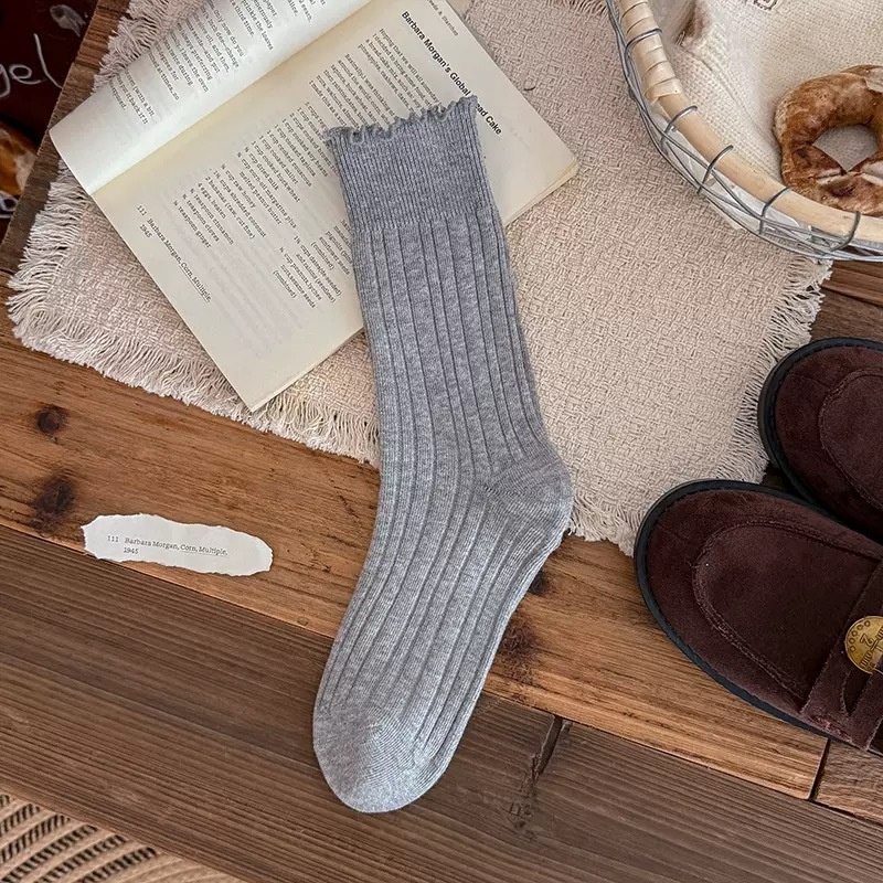 Women's Ruffle Lettuce Edge Ribbed Crew Socks