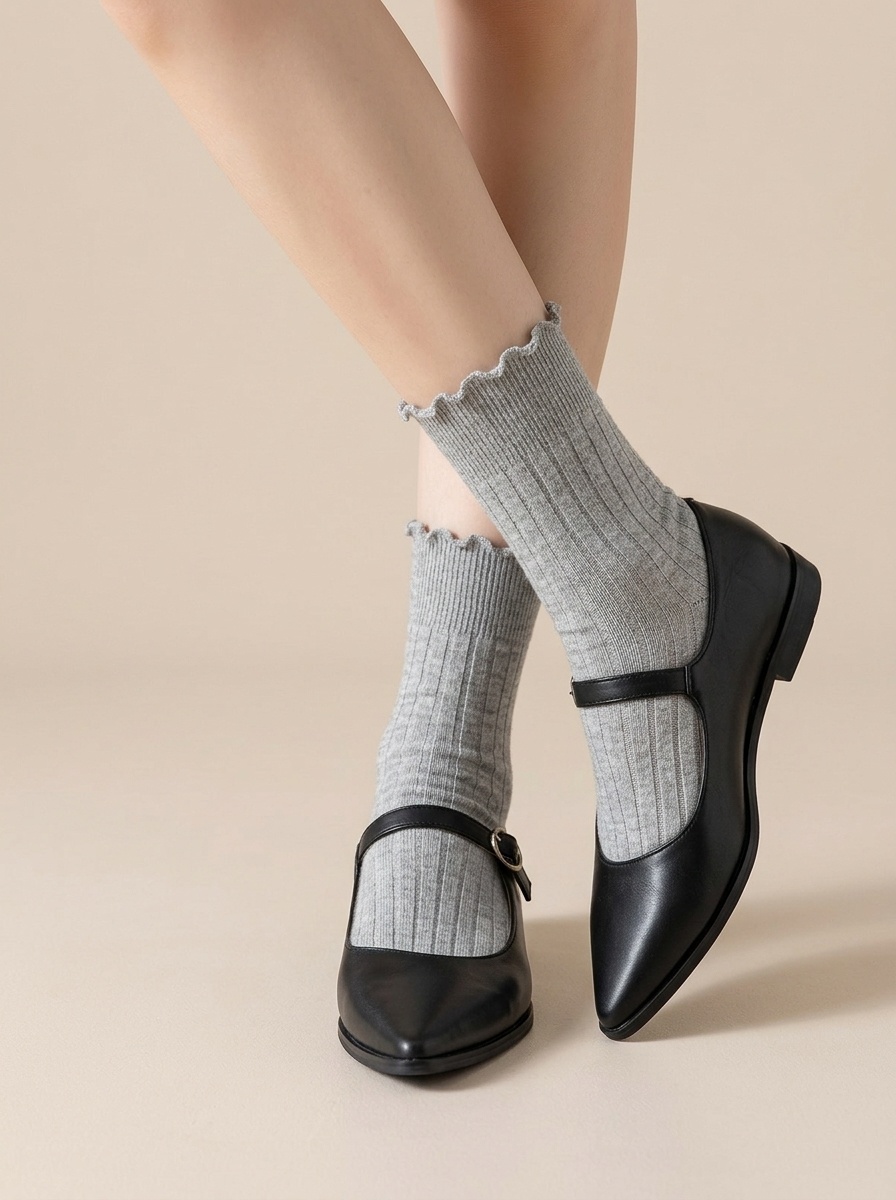 Women's Ruffle Lettuce Edge Ribbed Crew Socks