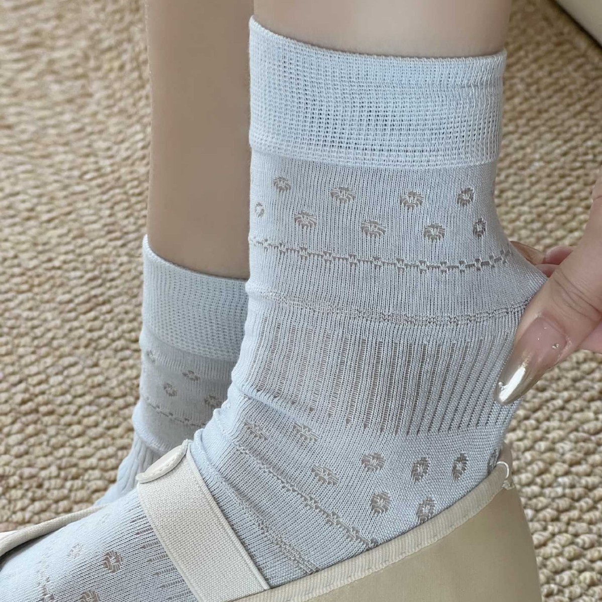 Women's Pointelle Knit Crew Socks