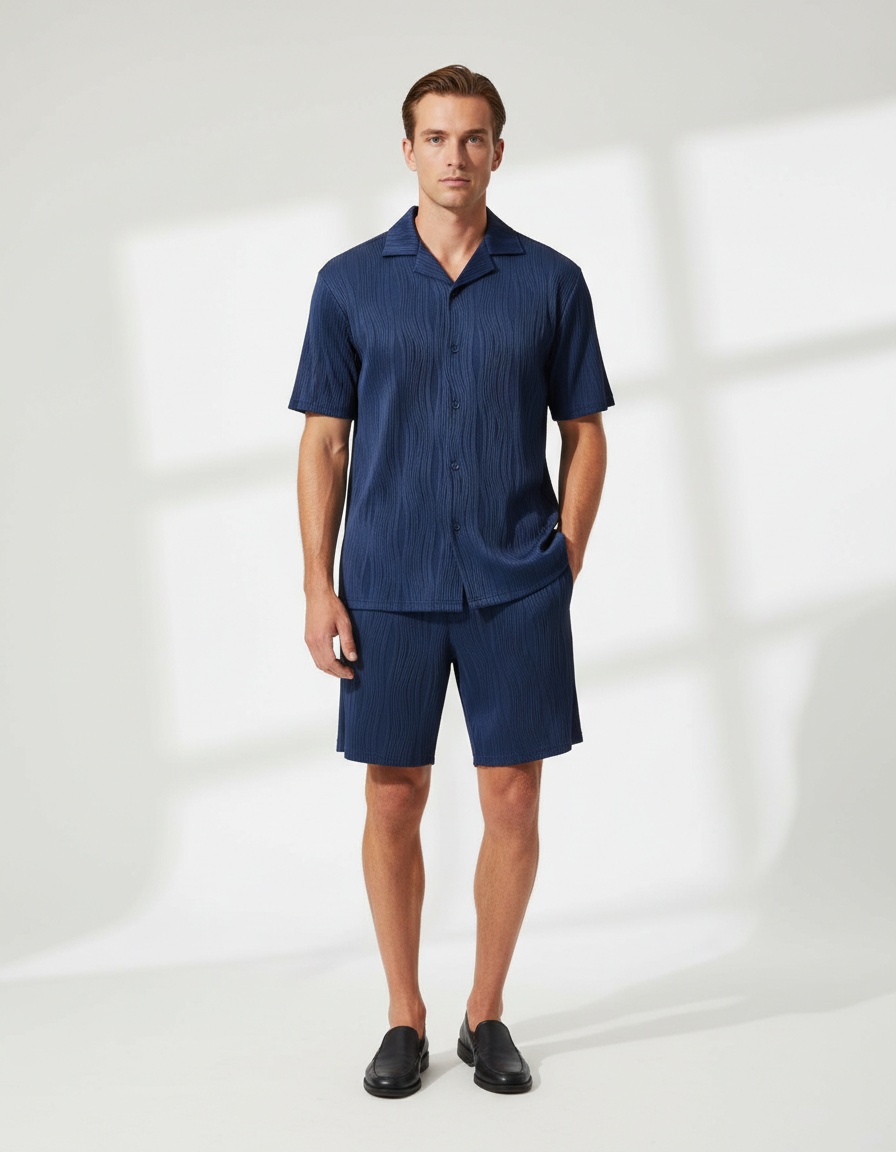 Gestreept tweedelig pak met relaxte pasvorm voor heren, perfect voor een casual zomerlook.