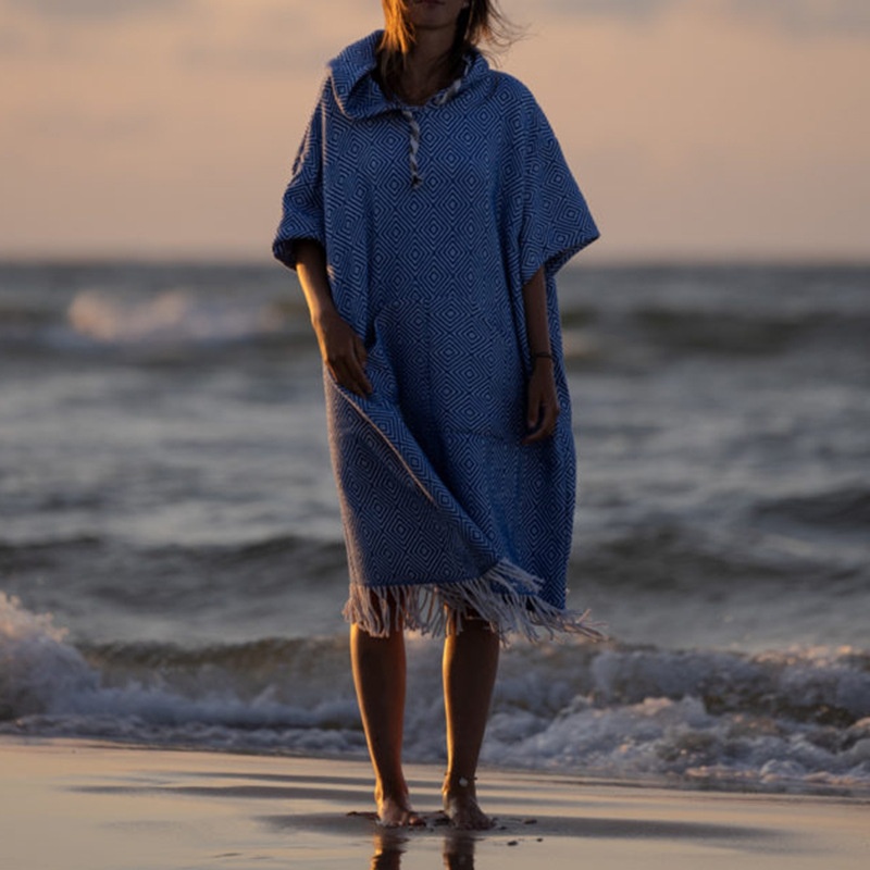 Hooded Casual Beach Cape with Pockets for Men's Spring Wear