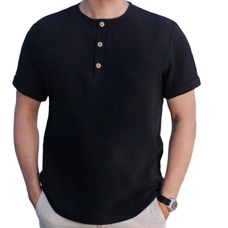 Effen Henley-shirt met ronde hals en casual knoopdetails voor heren, perfect voor de zomer.