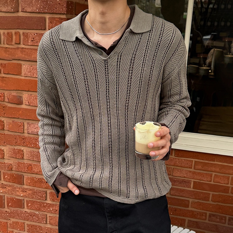 Breathable V-Neck Knitted Top with Casual Fit for Men's Wear